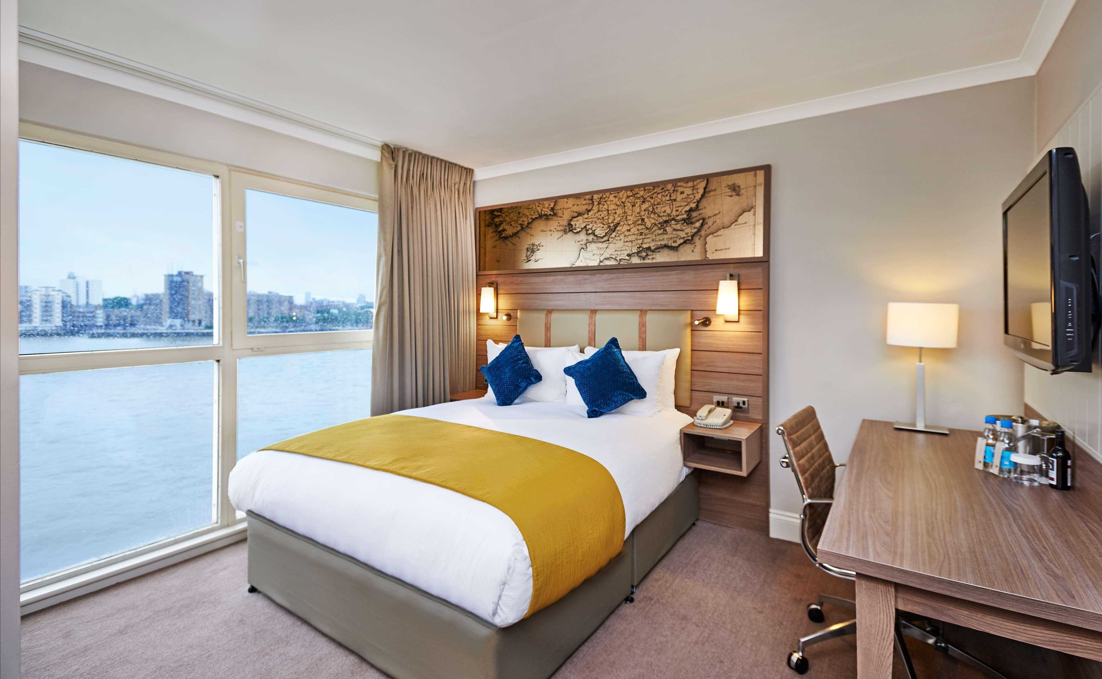 Doubletree By Hilton London - Docklands Riverside Dış mekan fotoğraf