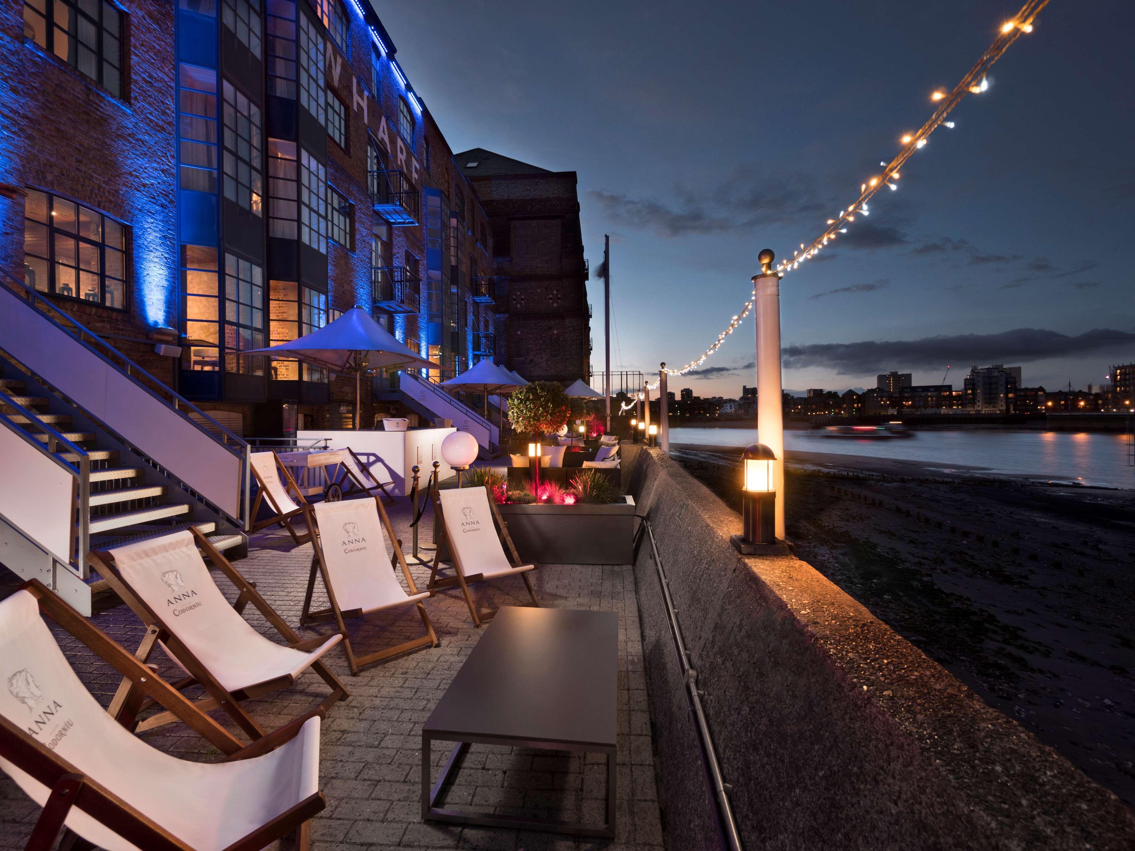 Doubletree By Hilton London - Docklands Riverside Dış mekan fotoğraf